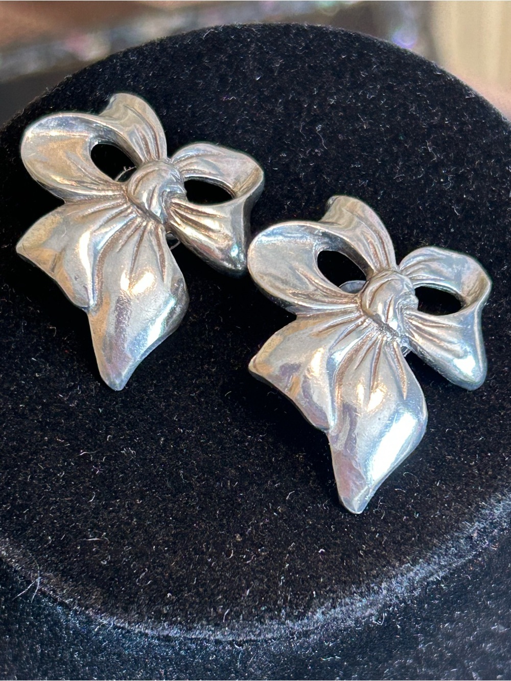 Seagull Pewter bow earrings